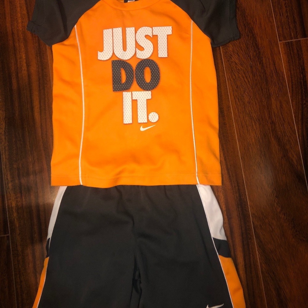 Nike Outfit Boy Kid size 6